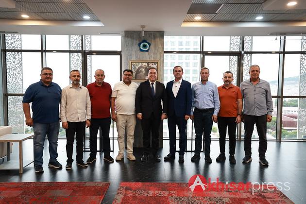 Zahit Beyazıt’tan Başkan Besim Dutlulu’ya Ziyaret